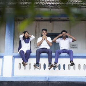 Jeevan Mammen Stephen Instagram - അവരന്നും ഇന്നും ❤️
.
.
.
.
@annu.antony & @kiranviyyath 
.
.
📸: @rohit_krish

#behindthescenes #priyapettavanpiyush #karikku_fresh #friendsforever
