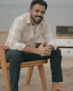Jeevan Mammen Stephen Instagram - 🌊☀️
.
.
.
.
Concept & 📸 : @bijunarayan__ 
Art: @thisisbyrahulramesh 

#christmas #post #beach #sunshine #photoshoot