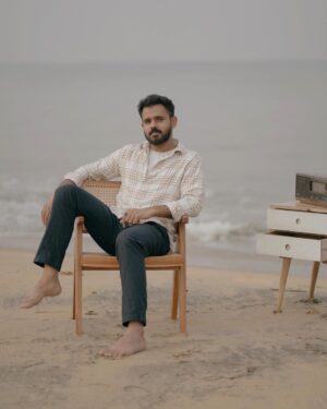 Jeevan Mammen Stephen Instagram - 🌊☀️
.
.
.
.
Concept & 📸 : @bijunarayan__ 
Art: @thisisbyrahulramesh 

#christmas #post #beach #sunshine #photoshoot