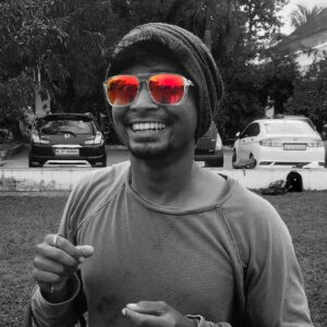 Jeevan Mammen Stephen Instagram - Kure Black & White Mughangal!! #karikku #blackandwhite #portrait