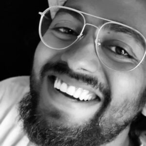 Jeevan Mammen Stephen Instagram - Kure Black & White Mughangal!! #karikku #blackandwhite #portrait