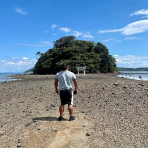 Jeffrey Cobb Instagram - There was a time before all the rain, where I went on an adventure to Iki island…. No smelling roses here, just enjoying the natural beauties like they were intended to be #JeffCobb #IkiIsland #EnjoyNature #AdventureTime #PeePeeShrine #MonkeyRock