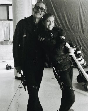 Jeffrey Dean Morgan Instagram - Here we go folks. In between set ups on set of “dead city” I’ll say this… it feels like we making something special. And nobody I’d rather be doing this with than @laurencohan. We can’t wait to show you something… soon I think. Xxjd