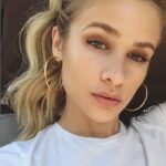 Jenna Boyd Instagram - Never leave home without your H👀PS