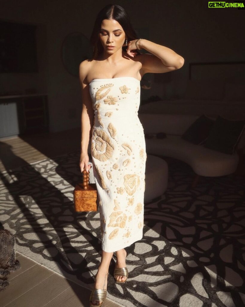 Jenna Dewan Instagram - golden hour w/ @cultgaia