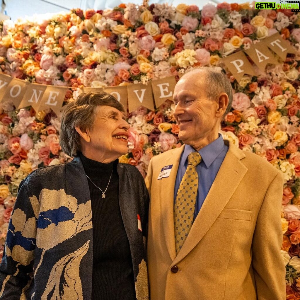 Jennifer Garner Instagram - Happy 59th anniversary to my incredibly sweet and loving parents. Thank you, Mom and Dad, for giving my sisters and me such a secure, happy start to life.