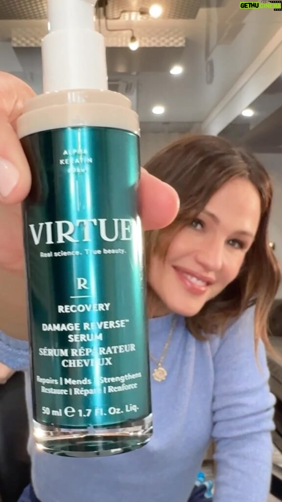 Jennifer Garner Instagram - It’s now possible to instantly repair and forever protect your hair against daily damage! @hairbyadir and I are so excited to tell you about @virtuelabs Damage Reverse Serum— the first-ever daily leave-in treatment that both instantly repairs existing damage and also fights against future harm. This revolution in hair repair is powered by the highest concentration of #VirtueLabs’ patented 100% bioidentical protein - Alpha Keratin 60ku. Your healthiest hair days start here. 🌟