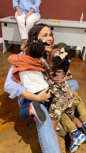Jennifer Garner Instagram - This #GivingTuesday please consider donating to @savethechildren’s efforts to help all children in need.

@cynthiamcfadden, @nbcnews and I visited the Early Learning Academy in Quitman County, Mississippi this fall. The educators are amazing, mission driven brain architects. The kids are adorable and lucky to be in such a unique early childhood program. I’m proud that @savethechildren supports programs like this one in rural America.
