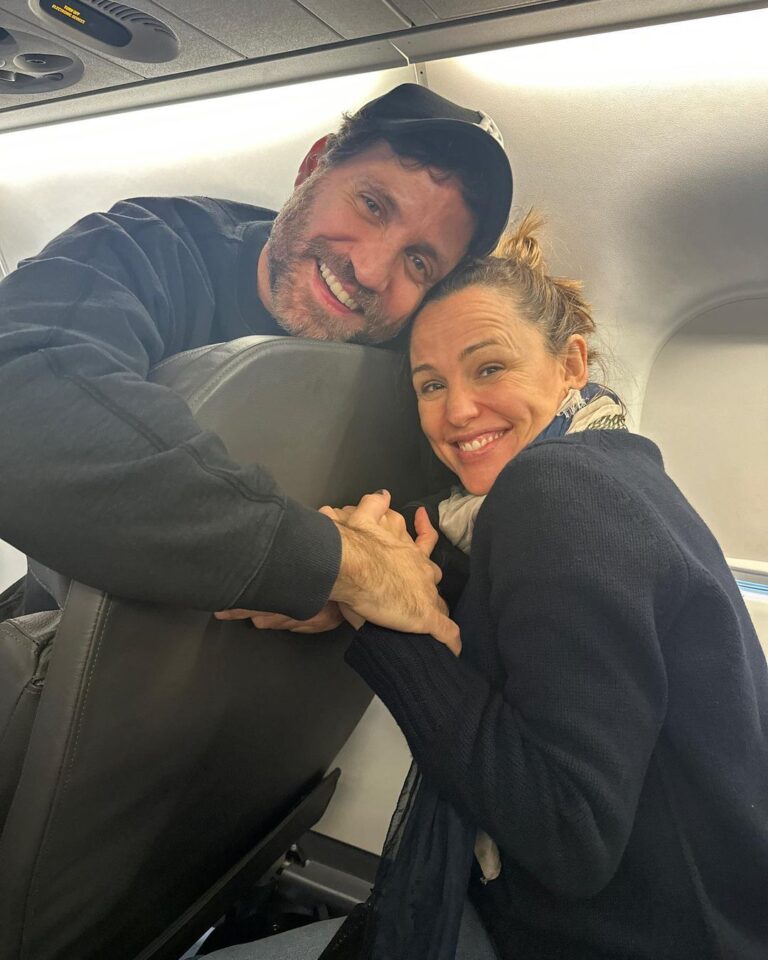 Jennifer Garner Instagram - When you board a plane and your seat mate is your movie husband. ♥️ @edgarramirez25
