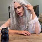 Jennifer Garner Instagram - Boo. 👻 . inspo @robandmay & @britneyspears makeup @fionastiles