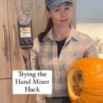 Jennifer Garner Instagram - Spoiler alert: the hand mixer hack works! 🎃 . Hi, @brunchwithbabs!