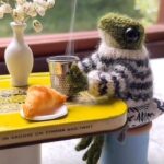 Jennifer Garner Instagram - This is cozy. ☕️🧶♥️ . 🐸: @indiarosecrawford (thank you for sharing, @thingserykasees)