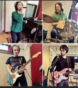 Jennifer Lindberg Instagram - BABIES! 8 years ago 
#righton radio session 

ahhh miss you boys. ♥️♥️
@symphoniccharlie @wolfwoodcockmusic @normito