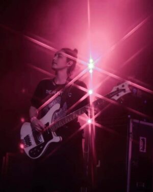 Jennifer Lindberg Instagram - only a handful of days until we hit the road again!!! 
AND!! I have a few paintings available.. offering a 10% discount, as I need to make space for anew ..
SWIPE LEFT, and DM FOR DETAILS 
🌺♥️🌺
📷 by @gabriela.bcn
