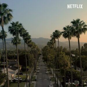 Jennifer Robertson Instagram - SO excited to finally share the trailer for Single All the Way! Coming to Netflix December 2nd! 🎄 #singlealltheway