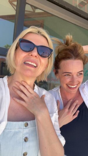 Jennifer Robertson Instagram - Happy birthday @briannehowey There's no one I'd rather almost melt in the desert heat with. ❤️U
