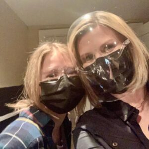 Jennifer Robertson Instagram - Lil’ photo dump of me and some of my pals. Covered eyes, full masks, can’t lose. #singlealltheway @netflixfilm
