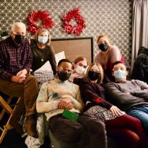 Jennifer Robertson Instagram - Lil’ photo dump of me and some of my pals. Covered eyes, full masks, can’t lose. #singlealltheway @netflixfilm