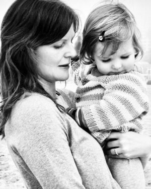 Jennifer Robertson Instagram - To all the moms and mother figures out there I'm sending you a big hug. And for those of you with complicated relationships with mom, or those of you who have lost  your mom, I'm sending you an even bigger hug. ❤️
