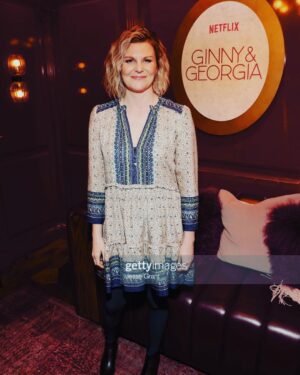Jennifer Robertson Instagram - Thank you @sheridanwardofficial for getting me dolled up for a special night with my @gngbts and @netflix fam.