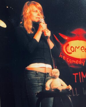 Jennifer Robertson Instagram - There was a time in my life when I did stand-up…and wore low rise jeans.