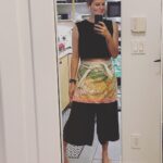 Jennifer Robertson Instagram - 11-years-ago I had this magical neighbour who would often leave fresh loaves of bread at my doorstep. One day she made me this apron that I still wear all these years later. Thank you @francisolivehandmade Also I really miss the bread ❤️