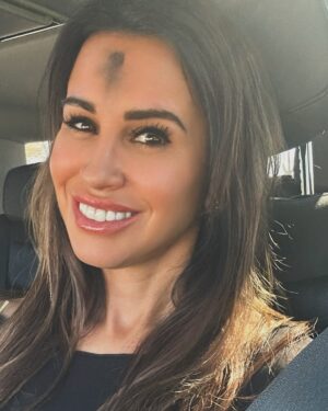 Jennifer Walcott Instagram - Ash Wednesday✝️ From dust we come, to dust we return. Let’s make every moment count by living a life filled with good❤️ #LivingForHim #AshWednesday