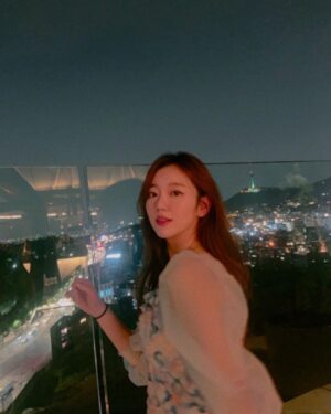 Jeon Hye-won Instagram - 여름 밤🖤