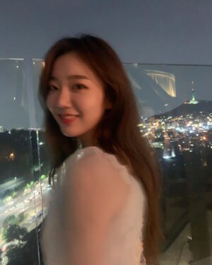 Jeon Hye-won Instagram - 여름 밤🖤