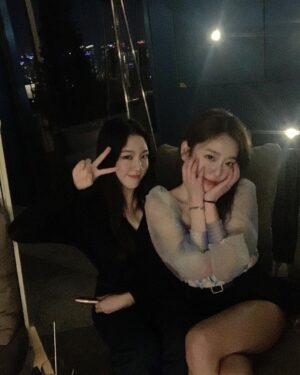 Jeon Hye-won Instagram - 여름 밤🖤