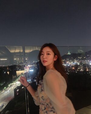 Jeon Hye-won Instagram - 여름 밤🖤