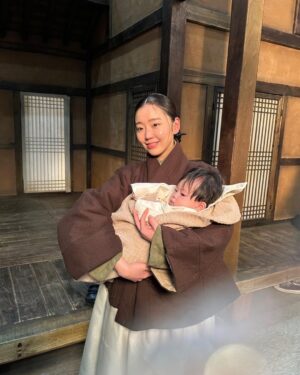 Jeon Hye-won Instagram - #연인 
소현세자와 강빈, 예쁘게 봐주셔서 진심으로 감사하고 감사했습니다:)