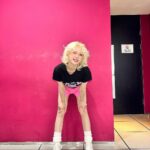 Jeon So-mi Instagram – Music core🩷 
앉은것도 선것도 아녀 그게 나여