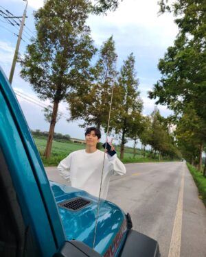 Jeong Si-hyun Instagram - SWEET SORROW X MEENOI 
LOVE DRIVE  많이많이 들어주시고 뮤비도 많이많이 봐주세요😀