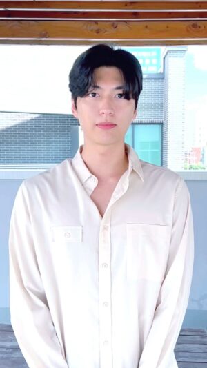 Jeong Si-hyun Instagram - 안녕하세요. 정시현입니다.
김재중(@jj_1986_jj) 님의 지목을 받아
2023 아이스버킷 챌린지에
참여하게 되었습니다.
대한민국 최초 루게릭 요양병원이
건립된다고 합니다.
여러분들의 관심과 응원 속에
루게릭 요양병원이 무사히 완공되길 기원합니다.
제가 다음으로 지목할 분들은
가수 윤지성님(@_yoonj1sung_)
모모랜드 혜빈 님(@hyebinmm)
싱어송라이터 우아람님(@aram_one_life)
입니다.
감사합니다.

#승일희망재단 #루게릭요양병원건립
#아이스버킷챌린지 #icebucketchallenge
#2023아이스버킷챌린지#희망의끈을이어갑니다