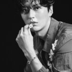 Jeong Si-hyun Instagram - ❤️ Artist - Jeong si hyun / @jeongsihyun (for. @double_v_ent) Director - Kwon ji woo, Seo you jin Photographer - Kang sang uk (강상욱) / @cozy_graphy Make-up Artist - Jang somi (장소미) / @_lavendery Hair Artist - Han kyul (한결) / @1kyulee Stylist - Song hye-ran(play ssong) Stylist assist - Park mi kyoung