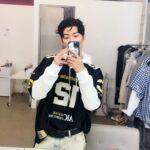 Jeong Si-hyun Instagram - #maps #behind