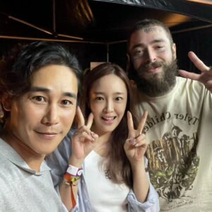 Jeong Tae-woo Instagram - @postmalone 

한국 첫방문 환영해 🤩
한국에서의 첫공연 축하해 🤗
진짜 노래 기가 막히다~~🎸

#포스트말론 #첫내한공연
#감사합니다 #짠