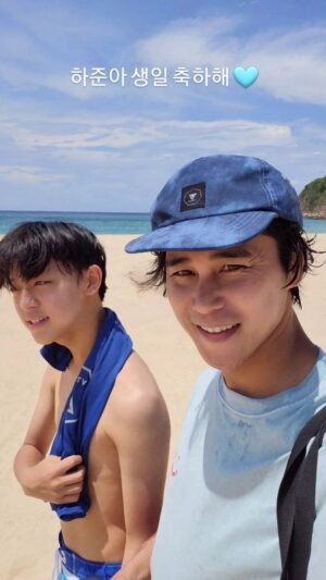 Jeong Tae-woo Instagram - 하나님의 이름을 그의 선하심을
세상에 노래하는 하준이가 되길..😘

배경음악으로 네가 좋아하는 노래 깔았다 ㅎ
#HBD #하준이 #10월2일