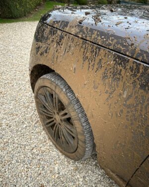 Jeremy Clarkson Instagram - Had it a week. Farm car.