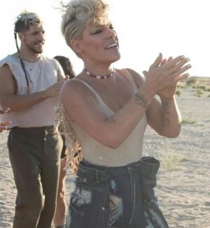Jeremy Hudson Instagram - HAPPY BIRTHDAY @pink 

Beyond grateful to be a part of your legacy. 

Beyond grateful to share my heART on your stage.

Beyond grateful to call you a friend. 

You continue to inspire me and bring so much goodness to my life n the world! 

Thank you will never be enough. 

I love you WILDLY and ENDLESSY!