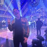 Jeremy Hudson Instagram - Sparkle Pony— @dancingwiththestars Finale Style 🪩✨ Dancing with the Stars @ CBS studios
