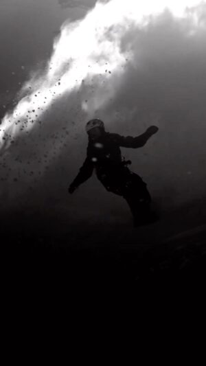 Jeremy Jones Instagram - Nature vs nurture? This video of @cassjonessnow and I making turns in the same spot blows my mind. I kept thinking I was putting in a duplicate shot.
Coupled with the music it makes my spine tingle and eyes tear to to be able to share something so special/magical with my kids.

#jonessolution 
#jonesstratossplit 
@thirtytwo 

📷 @gregweavervideo