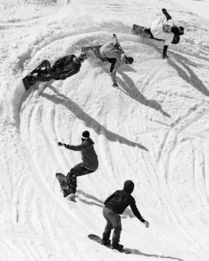 Jeremy Jones Instagram - This is an exciting day for everyone at @jonessnowboards. We get release are new creations into the world that we have been working on for years.
I am especially proud of the ReUp tech we are doing on the new #joneshovercraft. It is something we dreamed about when Jones started and have been working on for years. 

Repost from @jonessnowboards
•
❗️Welcome to Jones 2024❗️

Gear up for epic days ahead. The 2024 Jones collection is packed with responsibly made new products designed to offer game changing performance and durability. 

New for 2024 check out the completely redesigned Hovercraft 2.0, Freecarver series, plus ultralight splits and the debut of women’s and youth bindings! 

Head to our site and dive into our new product guide to help you find the gear you need to make this your best winter yet! 

📷: @andrew_miller 

#odetoprogression