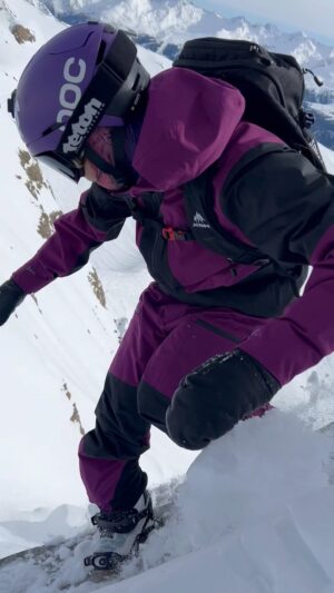 Jeremy Jones Instagram - Rain or shine, hard pack or pow, mini jib lines or spines, park jumps or cliffs, @cassjonessnow has been putting in his time on snow and it is starting to show. 

#jonesflagshippro 161cm
#jonesouterwear 
@thirtytwo
#sluffmanagment