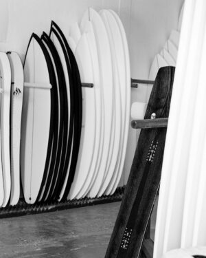 Jeremy Jones Instagram - Instruments of Stoke. 

The Jones 2024 Surf Series is not just an art collaboration, but a decade plus relationship bonded by the mutual love and loyal participation of Surf and Snow.

 @jeremyjones and @chris_christenson73 started tinkering around with a few ideas and rough shapes in 2012.  These two jumping in head first, motivated and inspired to figure out how to combine forces to shape something that worked well on snow and captured that same glide that Chris’ surf shapes are so well known for.  This  journey, process and breakthroughs along the way have been the ultimate reward in combining these two worlds. 

The process of testing, tweaking and repeating hasn’t stopped since that first prototype. We have been able to take proven designs concepts and rocker profiles from some of @christensonsurfboards most popular surfboard models and add them to Surf Series. The line up has now grown into ten unique shapes including a surf inspired pair of bindings that have all helped thousands of riders expand their minds and mountains. 

📷: @andrew_miller 
🎥: @gregweavervideo 

#jonessurfseries 
#odetoprogression