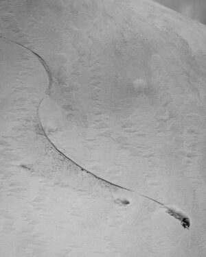 Jeremy Jones Instagram - Indigenous wisdom declares “you sweat you die.”
“Be bold, start out cold” was once muttered at a dark trailhead by the elusive splitboarder, Renegade.
One of the many info nuggets I learned from my hero/mentor Tom Burt, was, “it’s not how fast you go, it’s how long you stop,” that dictates your speed in the mountains.
The reality is that dressing for a day of high output snowboarding in extreme weather is one of the hardest, and most important skill to master.
I personally hate being cold but I also hate sweating.
A lifetime of tinkering has led to the @jonessnowboards line of three puffies we are now offering.
From micro insulation to breathable insulation to serious insulation, I have checked all of mine (and hopefully yours) cold weather needs.
One bonus is that they are built to stack on top of each other for more warmth. This is especially nice when winter camping.

#jonesreup
#jonesdarkstart
#jonesouterwear 

📷 @andrew_miller @cody.mathison