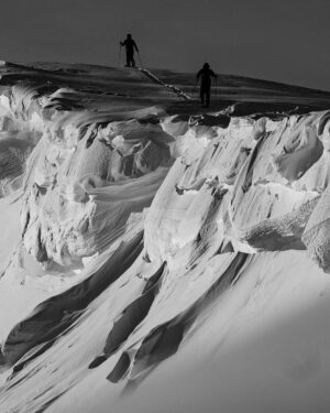 Jeremy Jones Instagram - Indigenous wisdom declares “you sweat you die.”
“Be bold, start out cold” was once muttered at a dark trailhead by the elusive splitboarder, Renegade.
One of the many info nuggets I learned from my hero/mentor Tom Burt, was, “it’s not how fast you go, it’s how long you stop,” that dictates your speed in the mountains.
The reality is that dressing for a day of high output snowboarding in extreme weather is one of the hardest, and most important skill to master.
I personally hate being cold but I also hate sweating.
A lifetime of tinkering has led to the @jonessnowboards line of three puffies we are now offering.
From micro insulation to breathable insulation to serious insulation, I have checked all of mine (and hopefully yours) cold weather needs.
One bonus is that they are built to stack on top of each other for more warmth. This is especially nice when winter camping.

#jonesreup
#jonesdarkstart
#jonesouterwear 

📷 @andrew_miller @cody.mathison