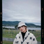 Jeremy Lee Instagram - 天氣不好 可是風景很好 大自然 治癒著我們 歲月安好 🏞️ @australia @tasmania #找機會再來一次 #慢慢享受下係澳洲嘅時光 #想有一天坐在公園發呆