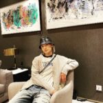 Jeremy Lee Instagram - 又可以飛 真係好開心 上一次去澳洲 已經係返學嘅時候 隔左咁多年 又可以黎玩 最緊要係可以12個一起去玩 呢兩日都去左好多地方啦🤣 希望快d出街 俾你地睇啦 記得到時候睇團綜啦 🥰 都要多謝香港機場貼心嘅安排 Thank you so much ❤️ @hongkongairport 大家中秋快樂 🥮 #hkia #hongkongairport #香港國際機場